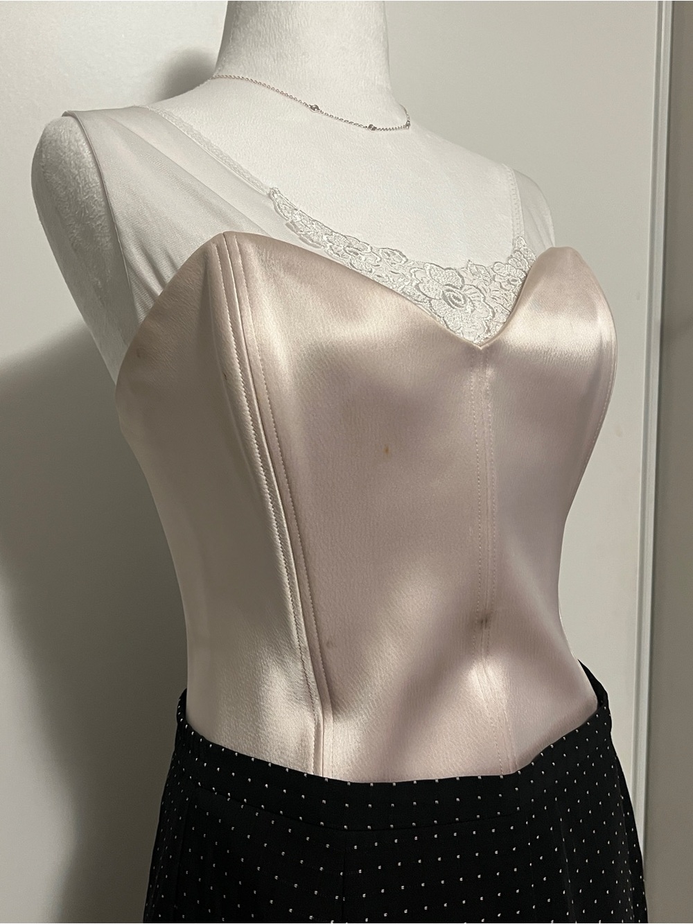 Aritzia Babaton Blaze Bodysuit in Satin Blush - with boning - sz 8